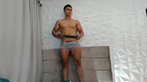 Snapshot of drekev_ chatting on 02-07-25, 08:33 Kevin online show from 02-07-25, 08:33