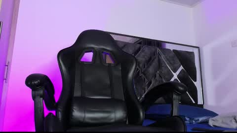 Snapshot of drekev_ chatting on 12-16-25, 07:02 Kevin online show from 12-16-25, 07:02