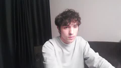 Snapshot of dress_air chatting on 04-21-26, 12:01 Air online show from 04-21-26, 12:01