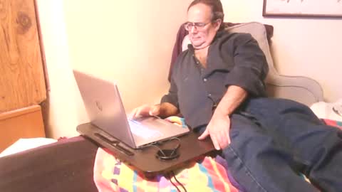 Dr. Feelgood online show from 01-01-25, 05:22