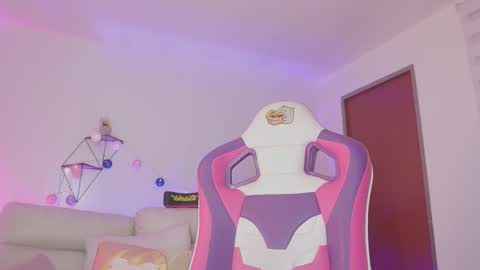 DRIANA online show from 11-20-25, 01:33