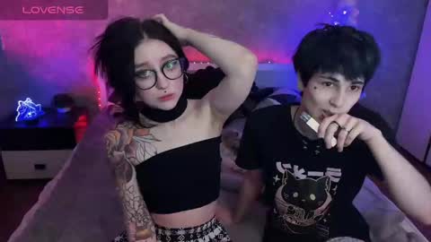 Snapshot of drillhouse_ chatting on 12-17-24, 01:16 Tara Sonny online show from 12-17-24, 01:16