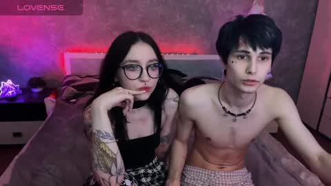 Snapshot of drillhouse_ chatting on 12-17-24, 09:49 Tara Sonny online show from 12-17-24, 09:49