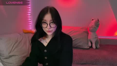 Snapshot of drillhouse_ chatting on 12-22-24, 09:53 Tara Sonny online show from 12-22-24, 09:53