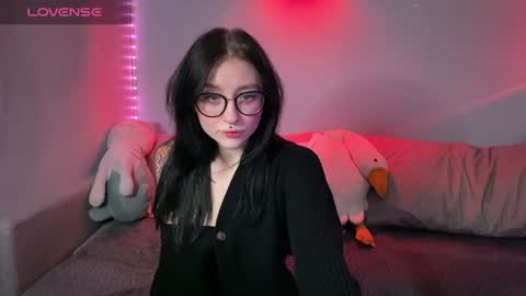 Snapshot of drillhouse_ chatting on 12-23-24, 10:33 Tara Sonny online show from 12-23-24, 10:33