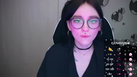 Snapshot of drillhouse_ chatting on 01-10-25, 11:18 Tara Sonny online show from 01-10-25, 11:18