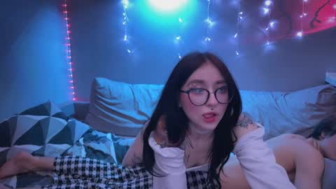 Snapshot of drillhouse_ chatting on 02-01-25, 03:52 Tara Sonny online show from 02-01-25, 03:52