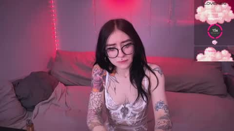 Snapshot of drillhouse_ chatting on 02-09-25, 10:43 Tara Sonny online show from 02-09-25, 10:43