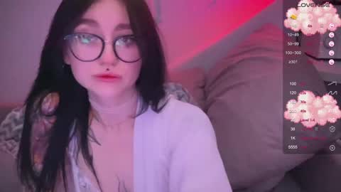 Snapshot of drillhouse_ chatting on 02-11-25, 06:11 Tara Sonny online show from 02-11-25, 06:11