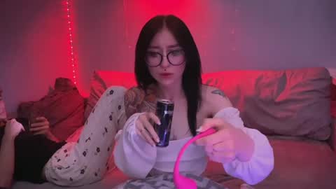 Snapshot of drillhouse_ chatting on 02-16-25, 01:14 Tara Sonny online show from 02-16-25, 01:14