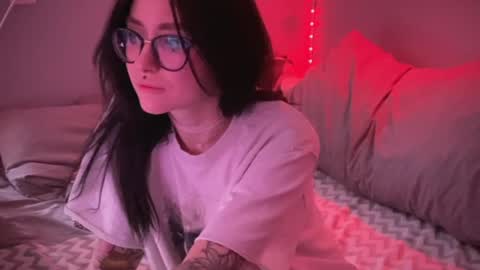 Snapshot of drillhouse_ chatting on 03-02-25, 08:27 Tara Sonny online show from 03-02-25, 08:27