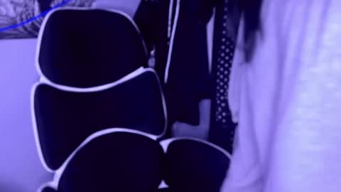 Snapshot of drillhouse_ chatting on 10-14-25, 02:12 Tara Sonny online show from 10-14-25, 02:12