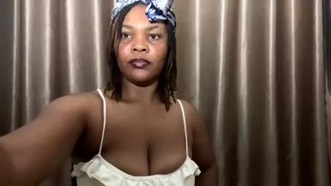 Snapshot of drip_queenxx1 chatting on 07-12-26, 06:21 drip_queenxx1 online show from 07-12-26, 06:21