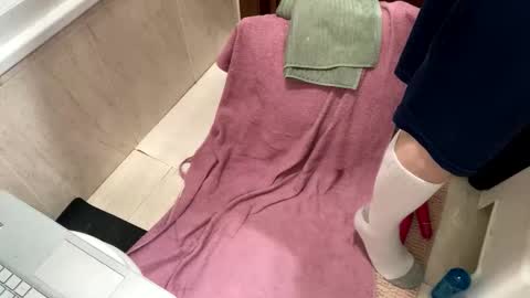 Snapshot of drippingwetpussies chatting on 04-14-26, 01:00 drippingwetpussies online show from 04-14-26, 01:00