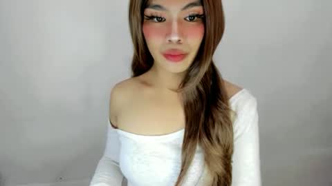 Snapshot of dripqueenxoxo chatting on 09-27-25, 04:50 miss. Erika online show from 09-27-25, 04:50