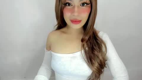 Snapshot of dripqueenxoxo chatting on 10-05-25, 07:28 miss. Erika online show from 10-05-25, 07:28