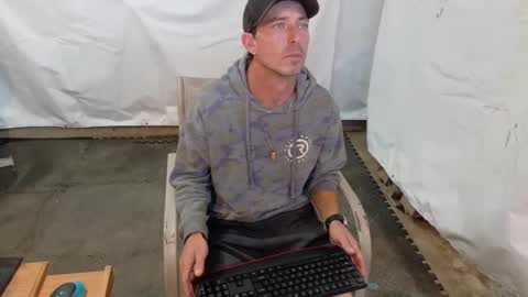 Inexperienced catfish online show from 05-03-26, 05:08