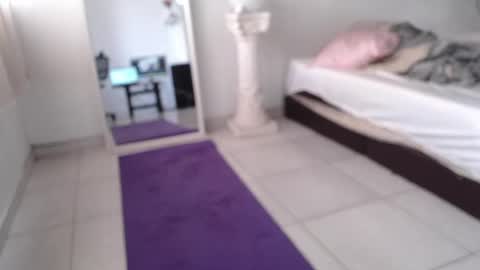 Snapshot of drogama chatting on 02-18-25, 12:28 Drogama online show from 02-18-25, 12:28