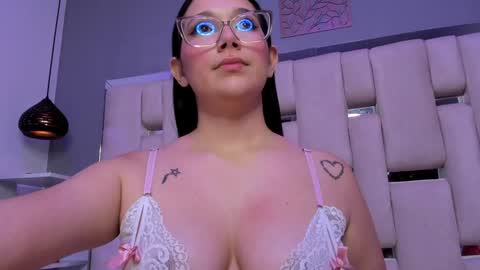 Snapshot of droolingflavor chatting on 12-02-24, 04:20 mandy online show from 12-02-24, 04:20