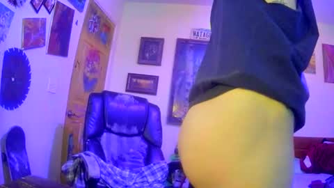 Snapshot of druedowm chatting on 09-26-25, 10:36 druedowm online show from 09-26-25, 10:36