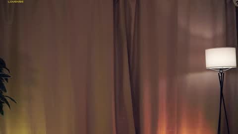 Polly day and Amelia night online show from 03-08-25, 12:30