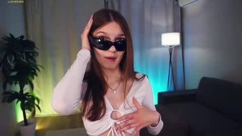 Polly day and Amelia night online show from 03-12-25, 06:18