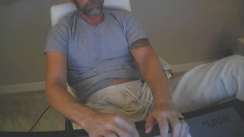 Snapshot of ds0574 chatting on 12-17-24, 01:16 D Ship online show from 12-17-24, 01:16