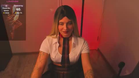 Snapshot of dualwave chatting on 12-14-25, 07:51 dualwave online show from 12-14-25, 07:51