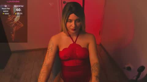 Snapshot of dualwave chatting on 12-18-25, 07:31 dualwave online show from 12-18-25, 07:31