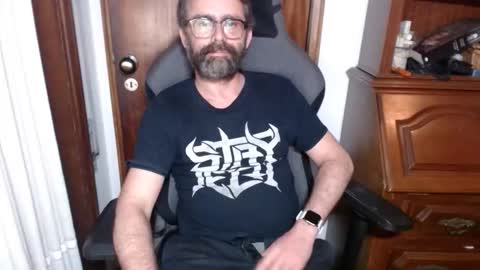Snapshot of dubcenter chatting on 05-14-26, 11:11 dubcenter online show from 05-14-26, 11:11
