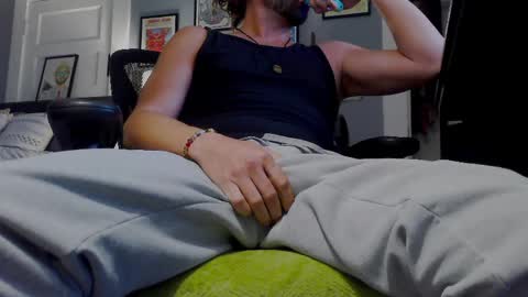 Snapshot of dude_b_horny chatting on 04-04-26, 02:03 Oliver online show from 04-04-26, 02:03