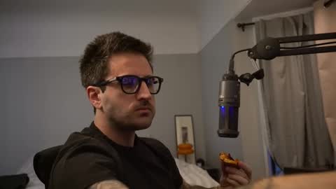 Snapshot of dukethedude chatting on 02-01-26, 01:15 Duke online show from 02-01-26, 01:15