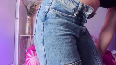 dulce__fiore07 online show from 09-14-25, 12:37