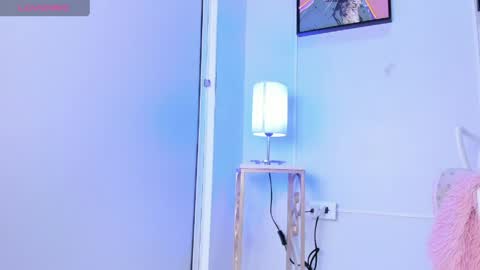 dulce__fiore07 online show from 04-22-26, 12:07