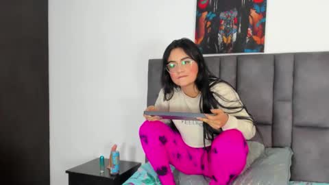 Snapshot of dulce_amg chatting on 02-11-25, 06:01 Dulce amg online show from 02-11-25, 06:01