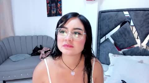 Dulce amg online show from 04-17-26, 03:09