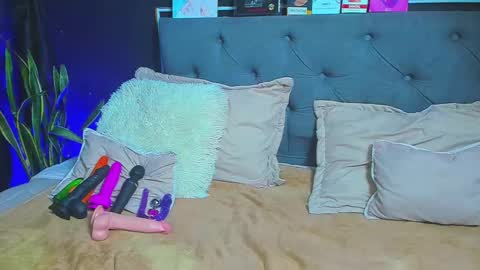 C E L E S T E  online show from 02-06-25, 01:05