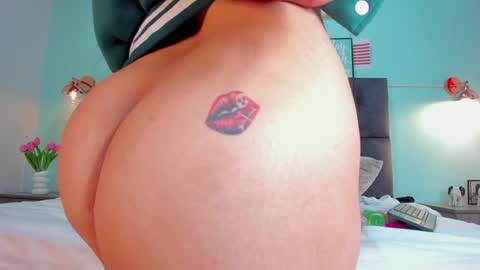 DULCE AURORA online show from 01-31-25, 08:54