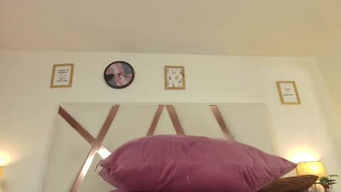 DULCE AURORA online show from 03-12-25, 03:35