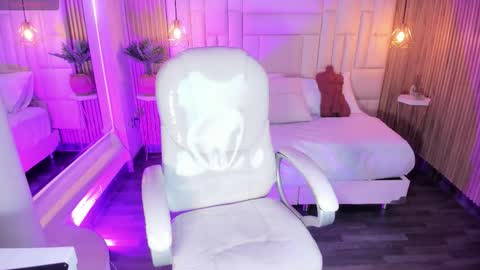 Dulce  online show from 12-15-25, 11:36