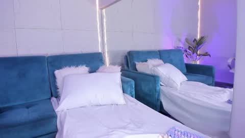 Dulce  online show from 02-24-26, 08:07