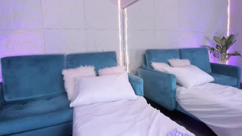 Dulce  online show from 02-25-26, 07:23