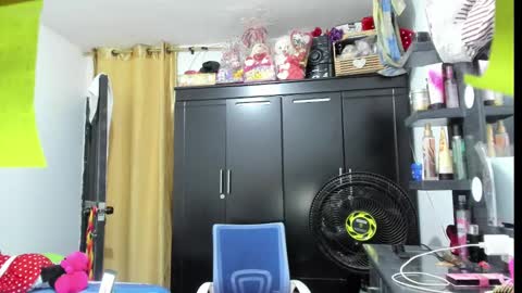 Snapshot of dulcemilf_ chatting on 01-10-25, 04:12 Dulce online show from 01-10-25, 04:12
