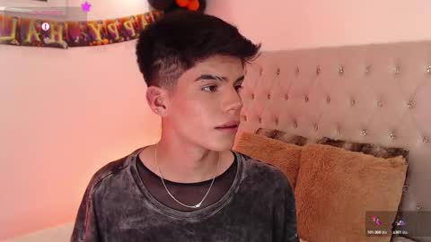 Dulcey online show from 10-17-25, 04:15