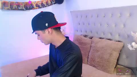 Dulcey online show from 10-26-25, 04:07