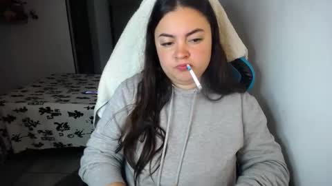 Nicole   online show from 10-16-25, 08:04