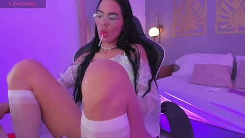 D U N A online show from 04-25-26, 02:03