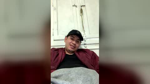 Snapshot of duocaliente310037 chatting on 02-15-26, 03:42 duocaliente310037 online show from 02-15-26, 03:42