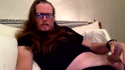 Snapshot of dustborn chatting on 10-25-25, 06:54 DUSTBORN online show from 10-25-25, 06:54