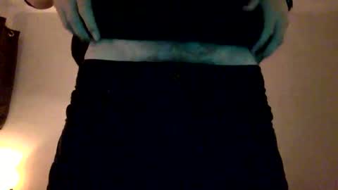 Snapshot of dustborn chatting on 10-28-25, 05:55 DUSTBORN online show from 10-28-25, 05:55